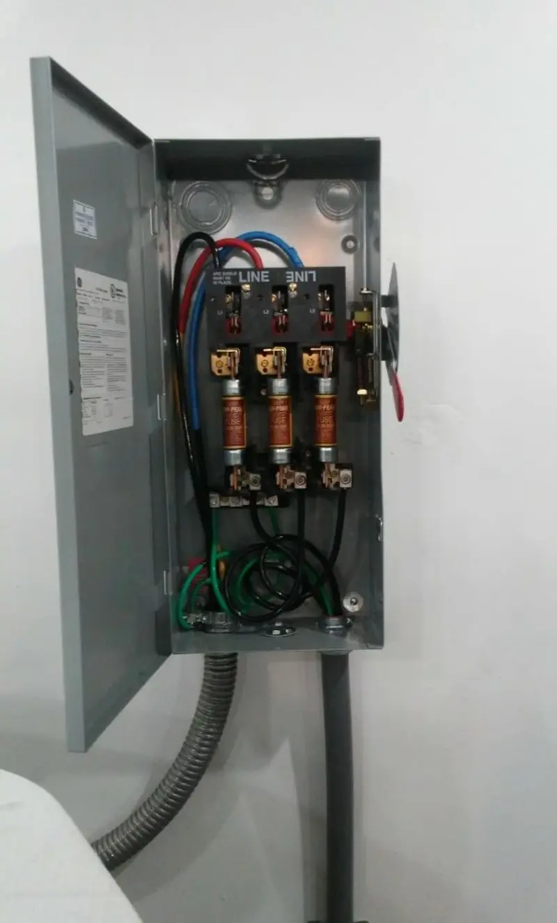 Three-phase disconnect switch installed for Smoke Detector Installation in Farmville